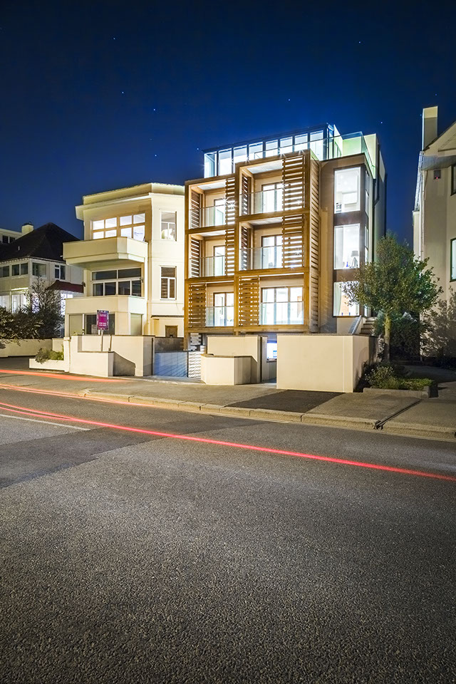 Chalkwell Esplanade at night
